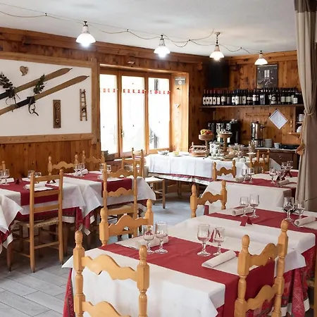 Hotel Paramont