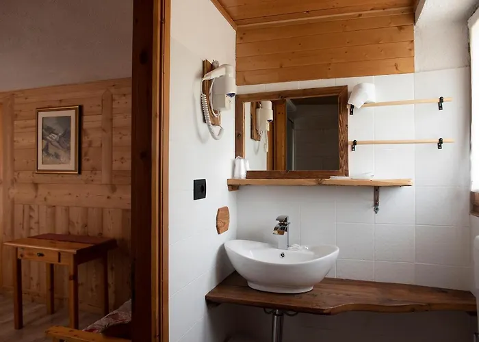 Отель Paramont 2*